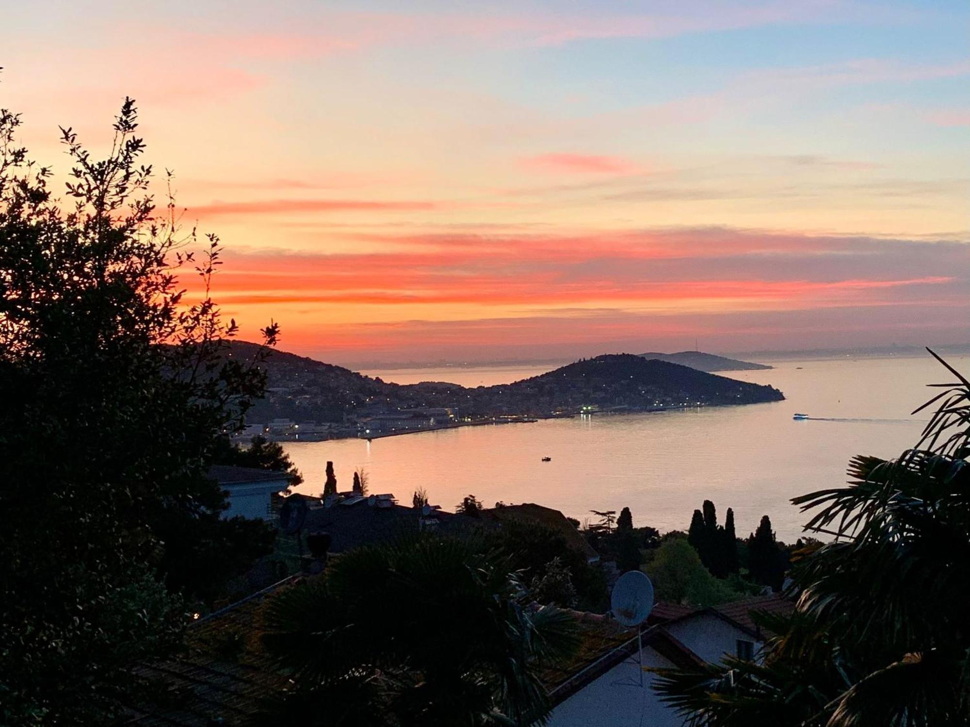 Appartamento Bueyuekada Al Koesk Adalar Esterno foto